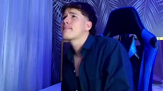 Chat XXX Live SEXYBOY_VC
