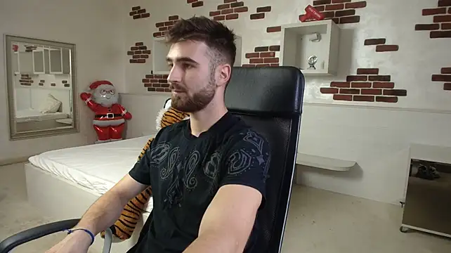 הופעת וובקאם של KyloEast