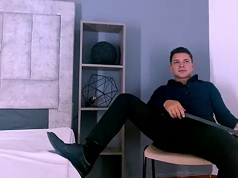 Hey_Noaah élő XXX-chatje