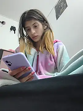 KratosAfroditacs' Live XXX Chat