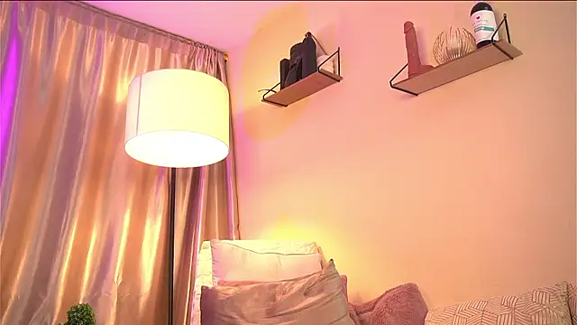 Chloe_Cherry21's Live XXX Chat