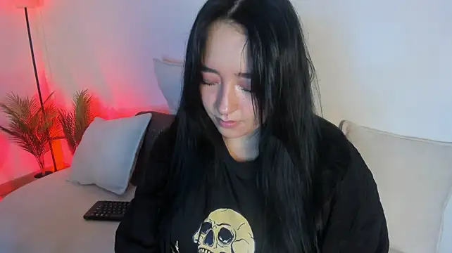 Miss_Loise Adlı Modelin Canlı XXX Sohbeti