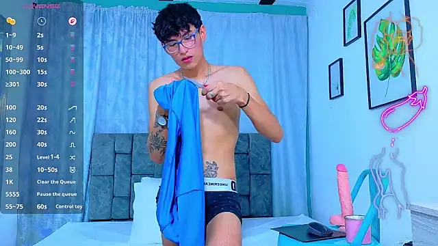 NicolasTorrez Adlı Modelin Canlı XXX Sohbeti