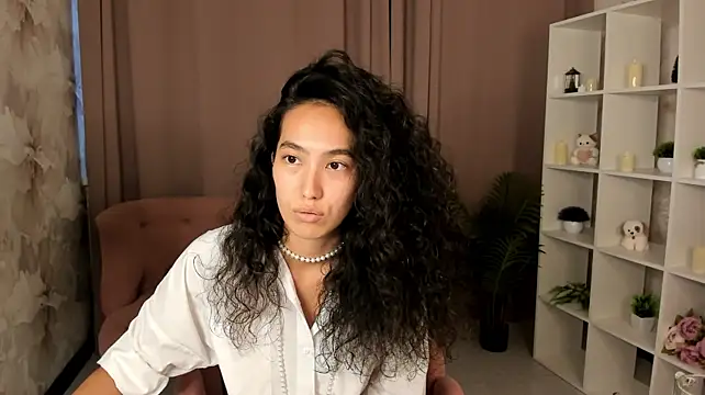 แชท XXX สดของ FlirtyAura