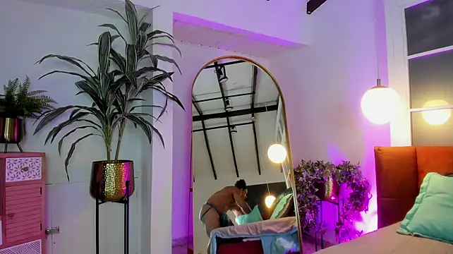MikeEstevessのライブXXXチャット