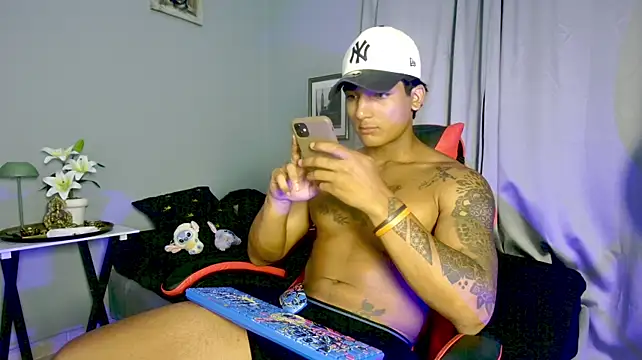 Show modela Rebor_phoenix1 na web-kameri