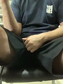bigdickguy21cm Adlı Modelin Web Kamerası Şovu