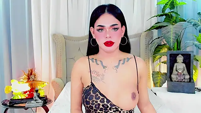 Show modela MochaliciousTransOnTop na web-kameri