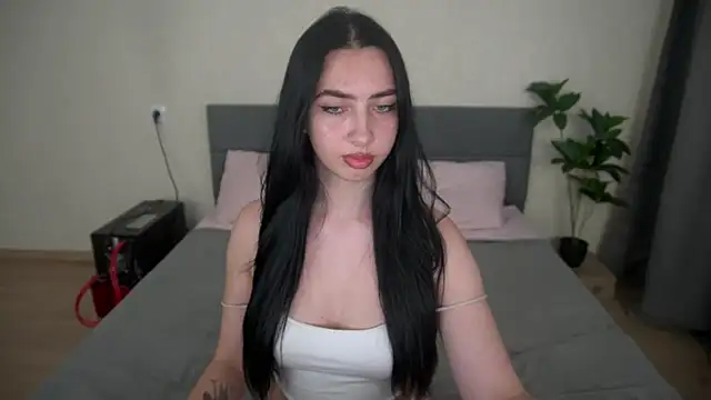 دردشة WildKittenX_ الجنسية المباشرة