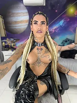 Nella_Dolls Adlı Modelin Canlı XXX Sohbeti