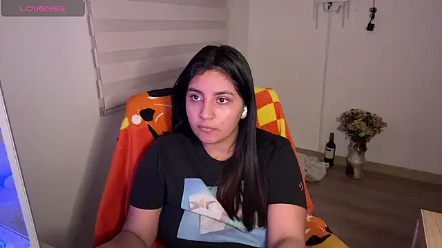 دردشة cloe_small الجنسية المباشرة