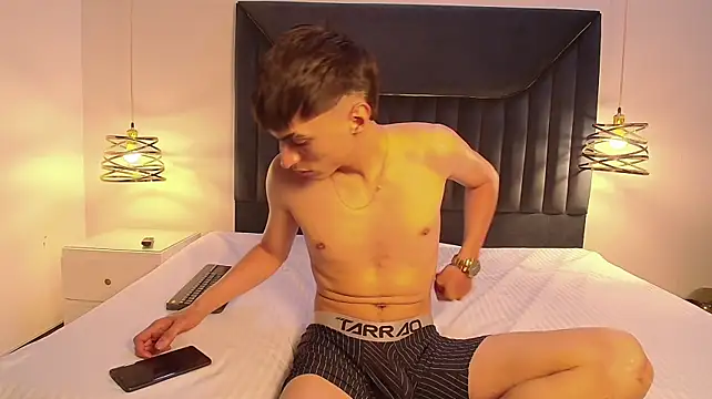 LeoDrake_ Live XXX-chat