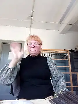 عرض كام SquirrelFine
