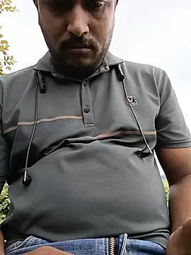 Chat +18 de AdnanHotBoyxx ao vivo