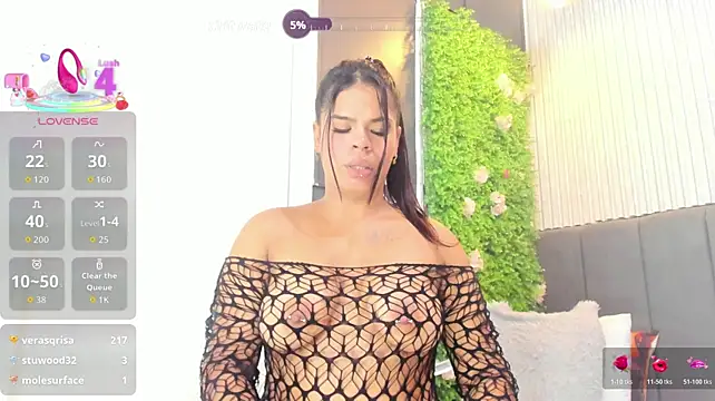 Chatroom XXX en direct de RebeccaSexx