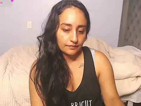 Lunha88 Adlı Modelin Canlı XXX Sohbeti