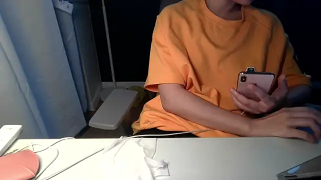 Cockoroach3333 – webcam-show