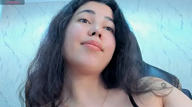 Diara_1an Chat XXX live
