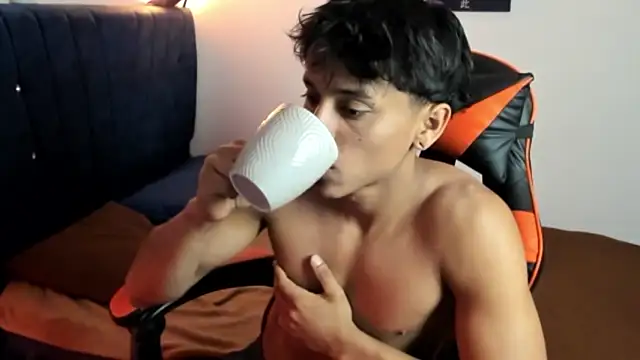 ZYZZ1312: διαδικτυακό σόου στην κάμερα