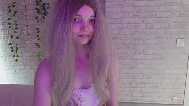 AnimeAlica18's Live XXX Chat