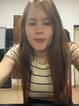 nenaa2020 Show in webcam
