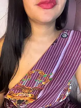 shara_queen1 Adlı Modelin Canlı XXX Sohbeti