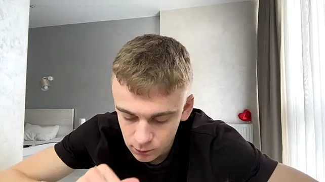 צ'אט XXX בשידור חי של SoloFury