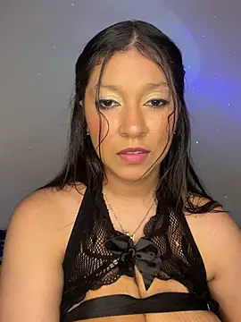 ALEXANDRA95 Adlı Modelin Canlı XXX Sohbeti