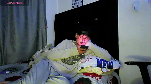 Chat XXX en directo de Hidden_Milan04