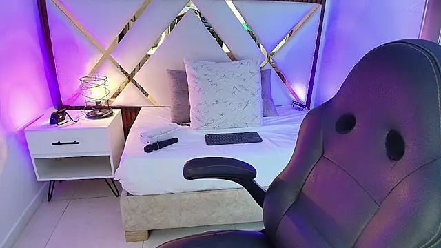 Emelie_Ch1 라이브 XXX 채팅