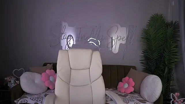 LylaYeess – Naživo XXX chat