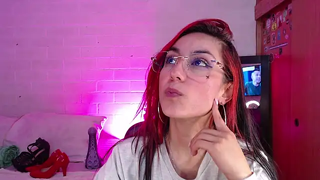 Amy66's Live XXX Chat