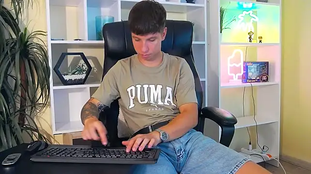 ThomasEdisonn – Naživo XXX chat