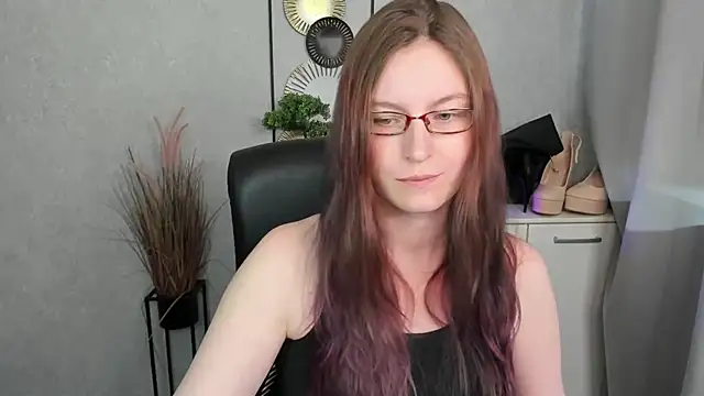 emmaxDelight Adlı Modelin Canlı XXX Sohbeti