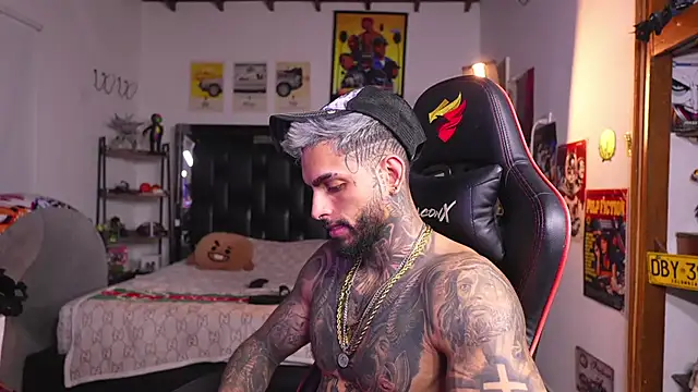 logan_hugh8 webcam show