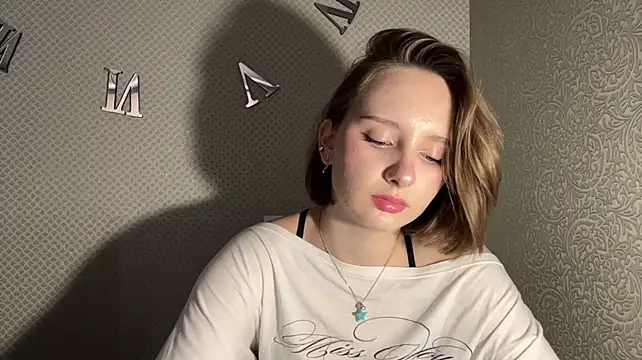 LovieClausingn Webbikameraesitys