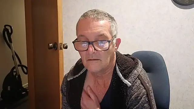 daddy_man Show in webcam