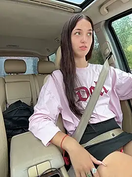 DollyTall Show in webcam