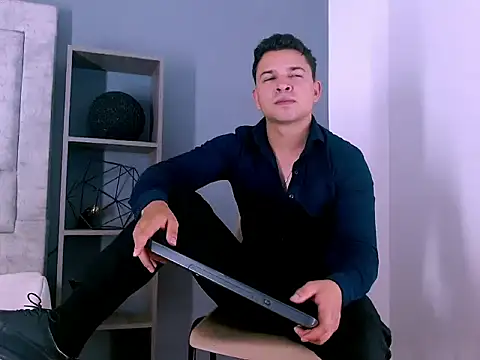 XXX chat uživo modela Hey_Noaah