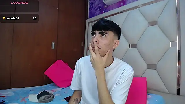 Michael_and_twinkk's Live XXX Chat
