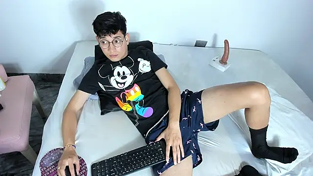 Chat XXX ao vivo de Benjamin_Buster