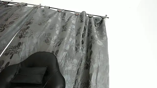 latinhotmuscle Show Webcam
