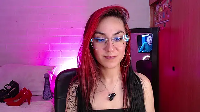 Amy66's Live XXX Chat