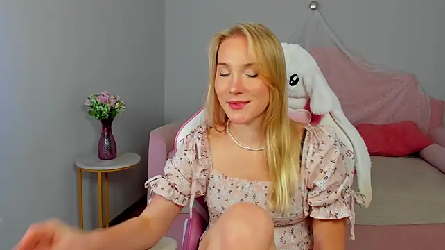 ElaraVoltage XXX чат на живо