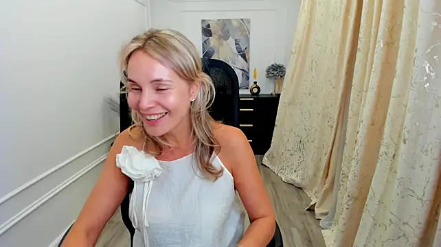 Chat XXX ao vivo de Sinty_Devis