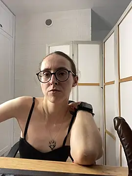 Chatroom XXX en direct de MartiniiSelenna