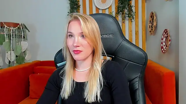 Chat XXX en directo de ElaraVoltage