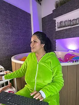 CathaWheels live XXX chat