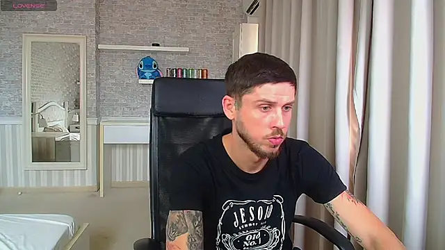 Chatroom XXX en direct de JonahShaw