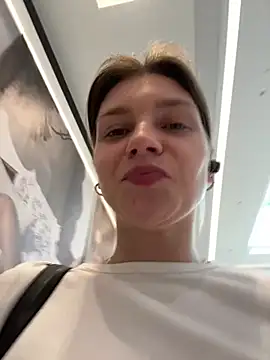 ValenciaShock Chat XXX live